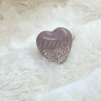 Anello con cuore in resina