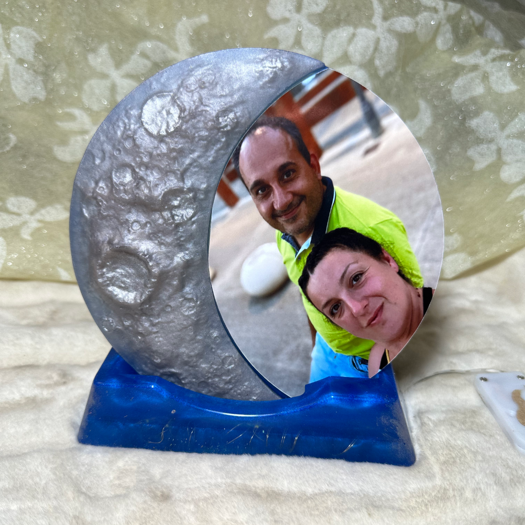 Luna portafoto in resina - immagine 2